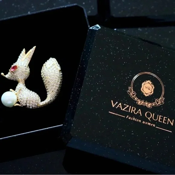 VQ Butterfly Brooch - Picture 6 of 6